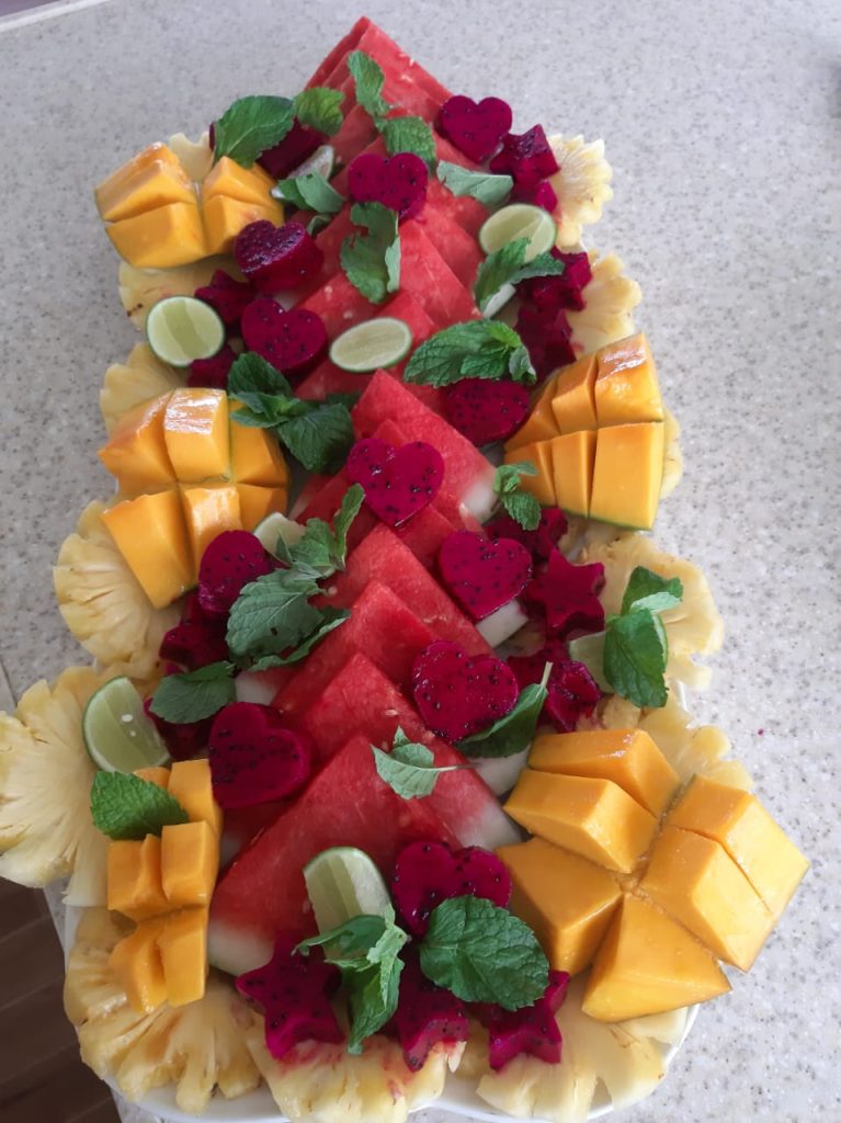 Colorful bowl of tropical fruit salad perfect for healthy snacking during Nusa Penida day trips